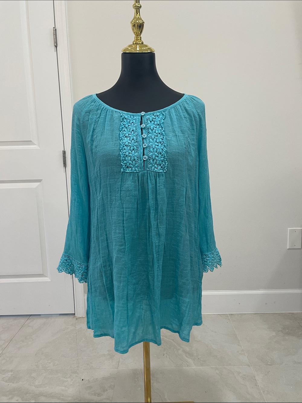 Avenue Turquoise / Aqua Blue Crochet-Trim Cotton Gauze Peasant Top